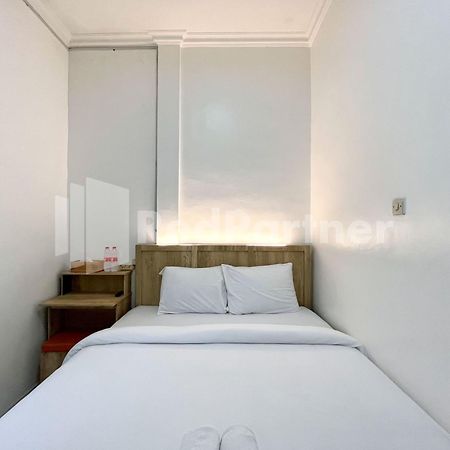 D Palma Near Lokananta Manahan Mitra Reddoorz Solo Exterior foto