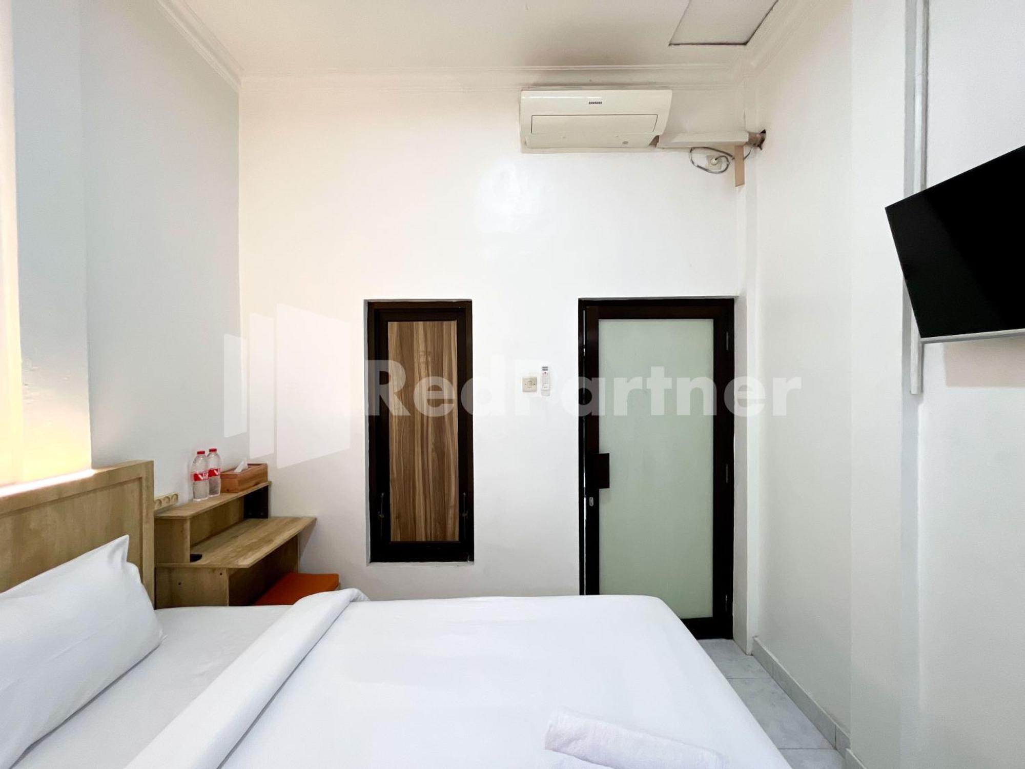 D Palma Near Lokananta Manahan Mitra Reddoorz Solo Exterior foto
