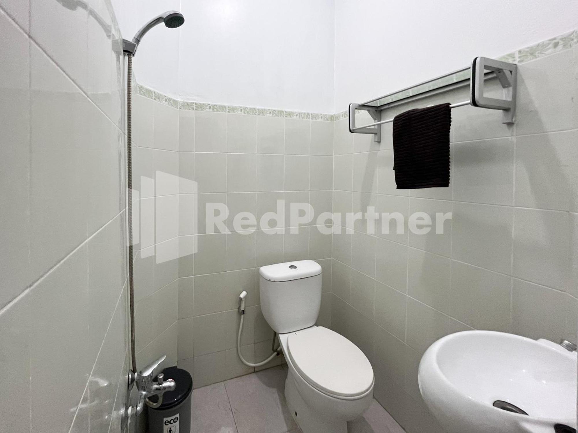 D Palma Near Lokananta Manahan Mitra Reddoorz Solo Exterior foto